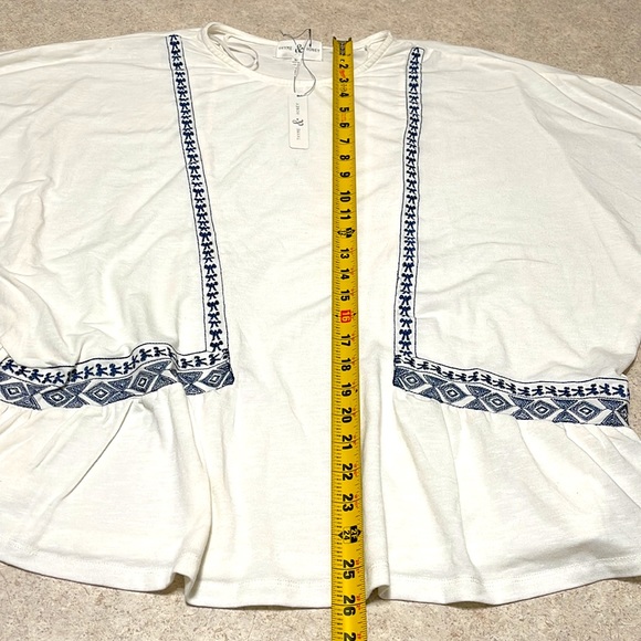 BNWT THYME & HONEY WHITE DOLMAN SLEEVE NAVY BLUE EMBROIDERED TUNIC TOP - Picture 7 of 11